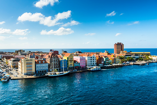 Skyline of Willemstad, Curaçao featuring colorful Dutch-style buildings