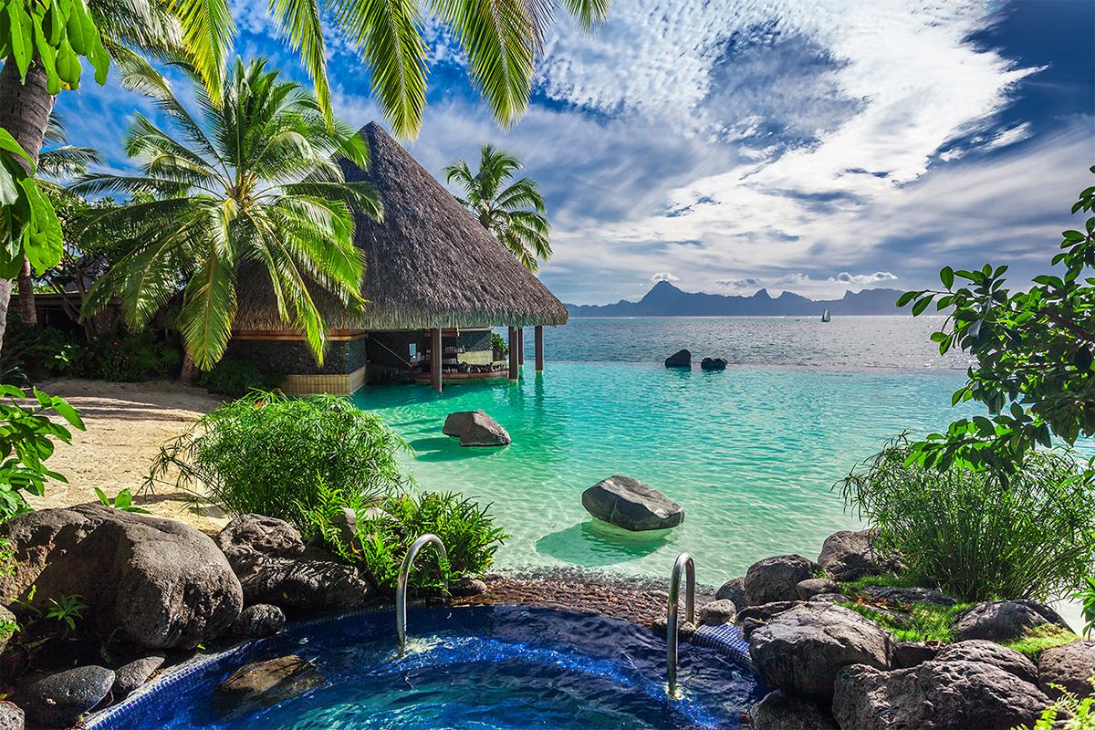 Beautiful waterfront views with Tahiti vacation packages