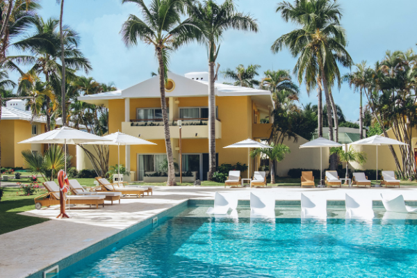 When not relaxing poolside at the Iberostar Selection Bávaro Suites, families can enjoy a round of golf at the resort's 18-hole course