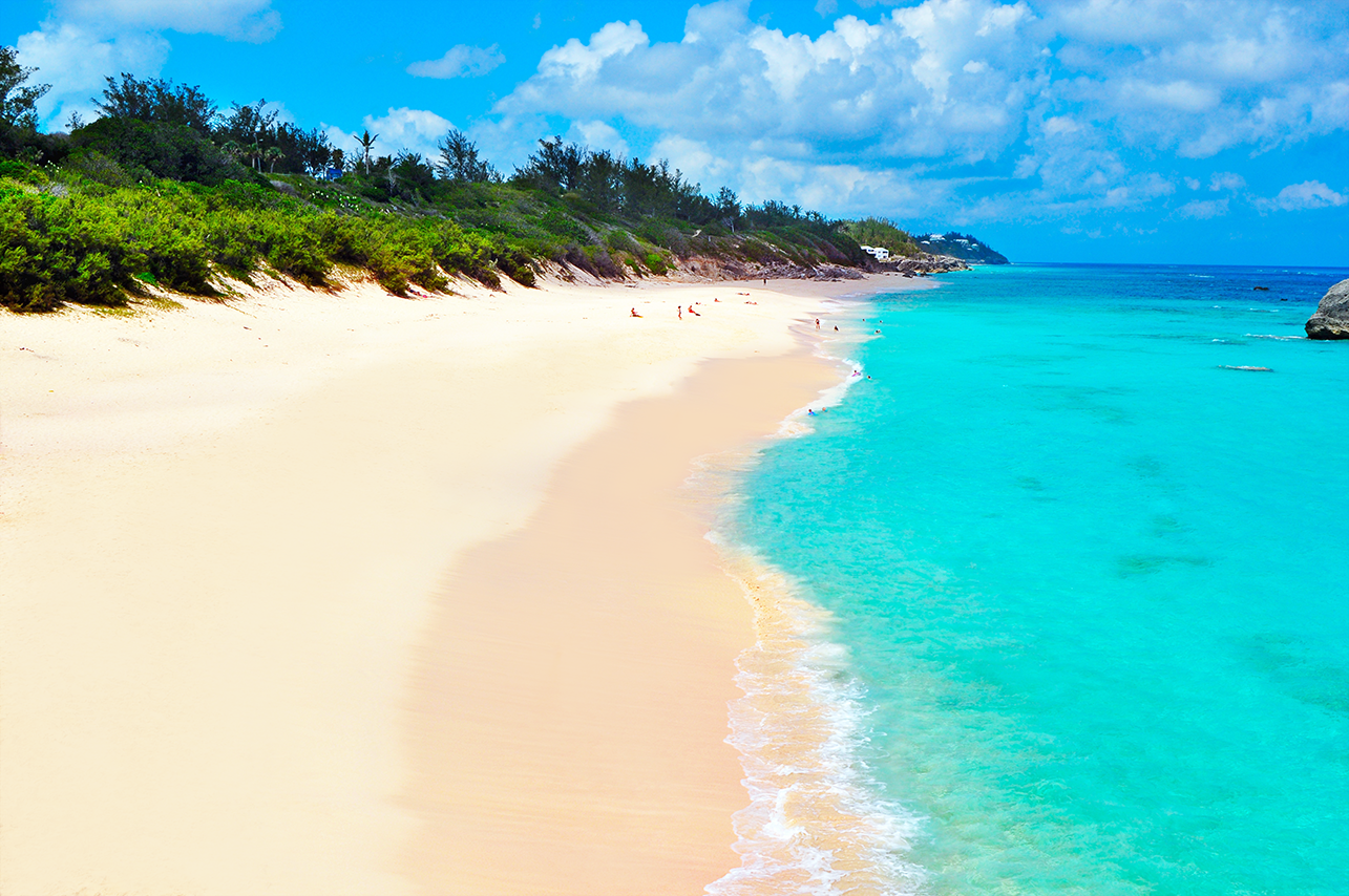 Views of white sand beaches on Bermuda cruises