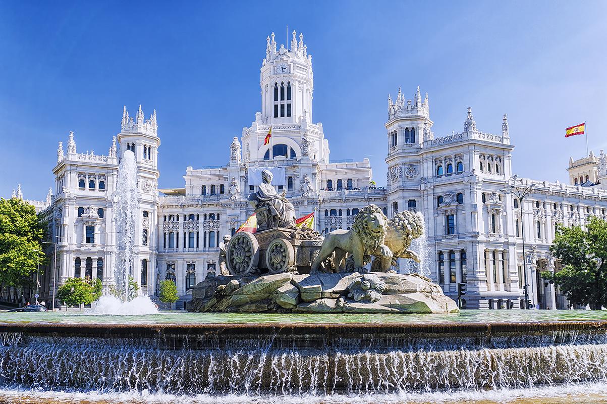 Stunning picture of the Palacio de Cibeles in Madrid