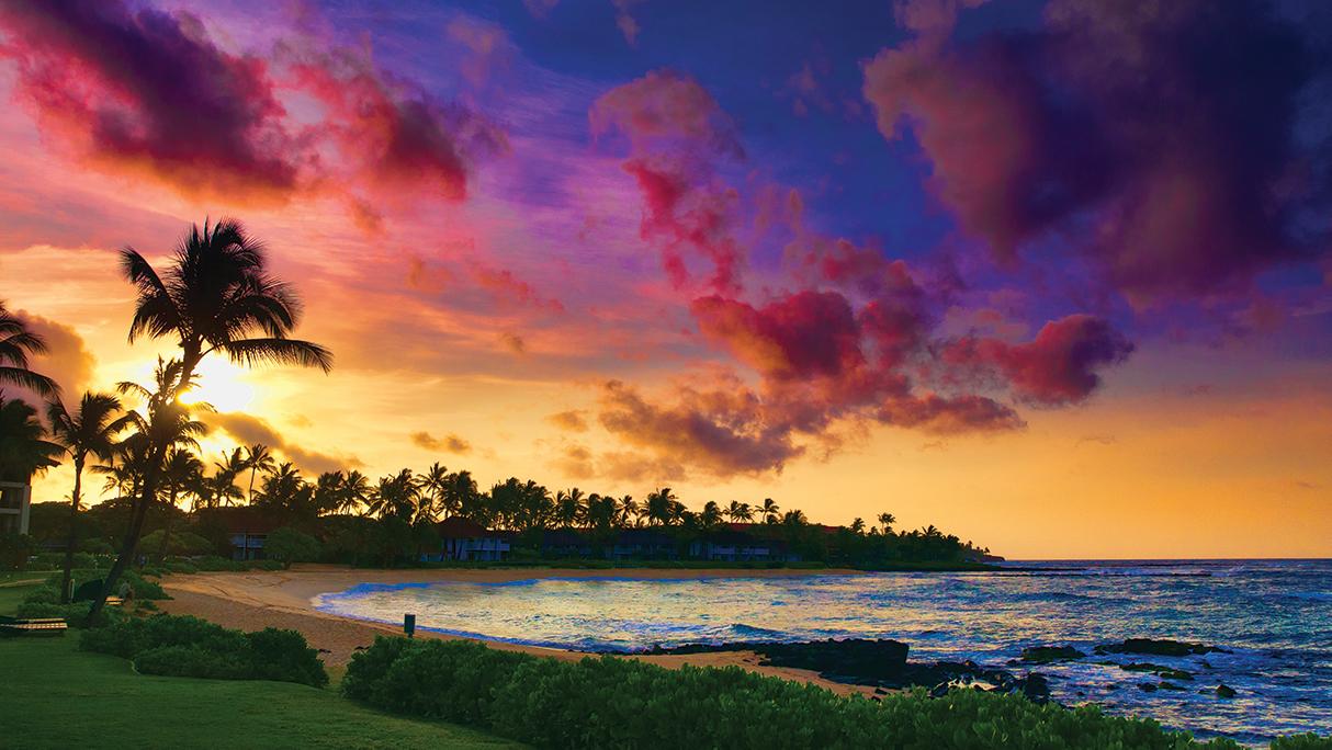 Colorful sunset on the island of Maui in Hawaii