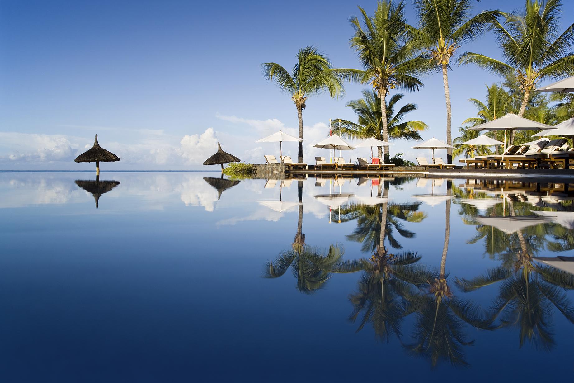 Experience relaxing tropical resorts with Mauritius vacation packages