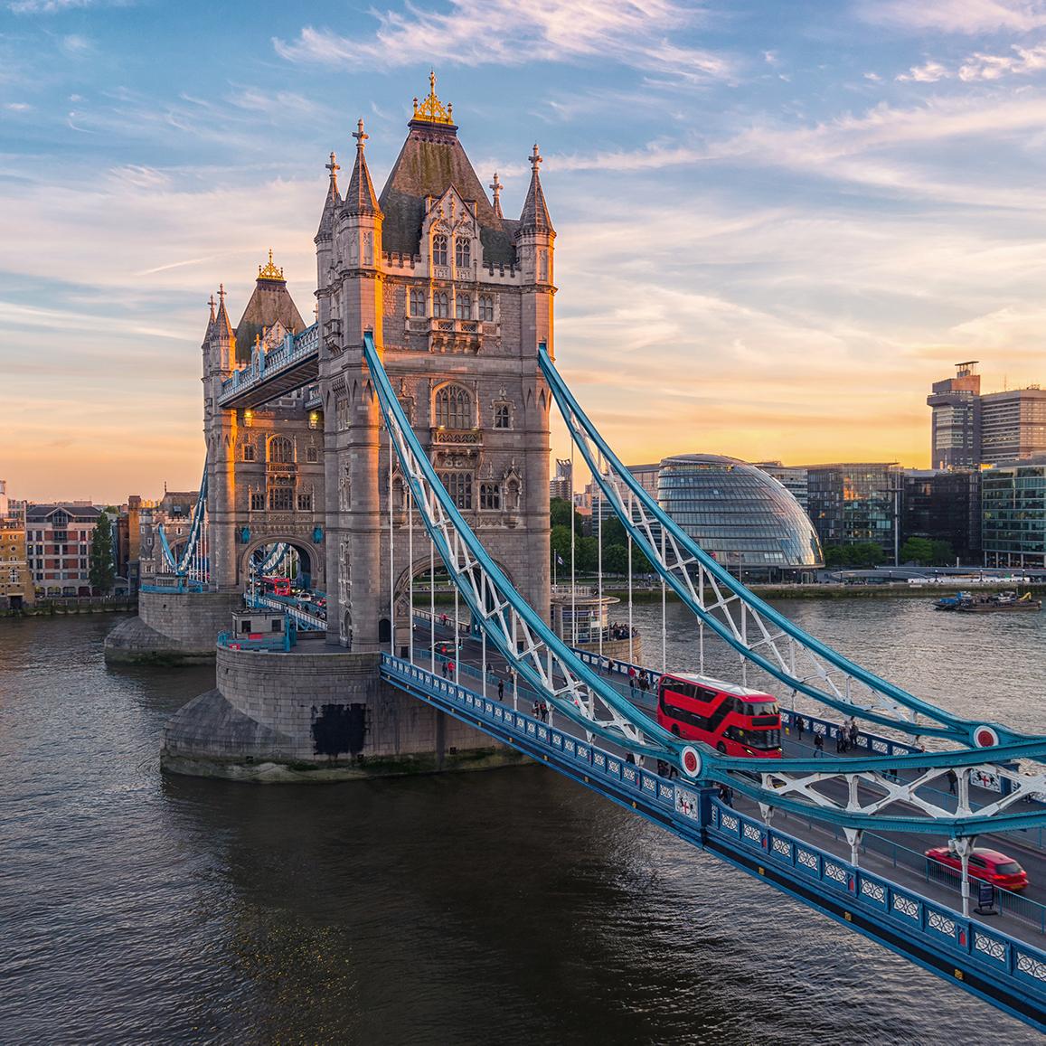 View of the London bridge on an England vacation package