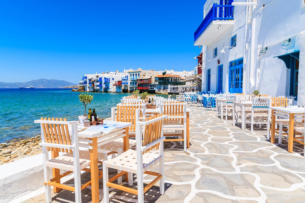 Dine by crystal blue coastlines with Greece tours and excursions
