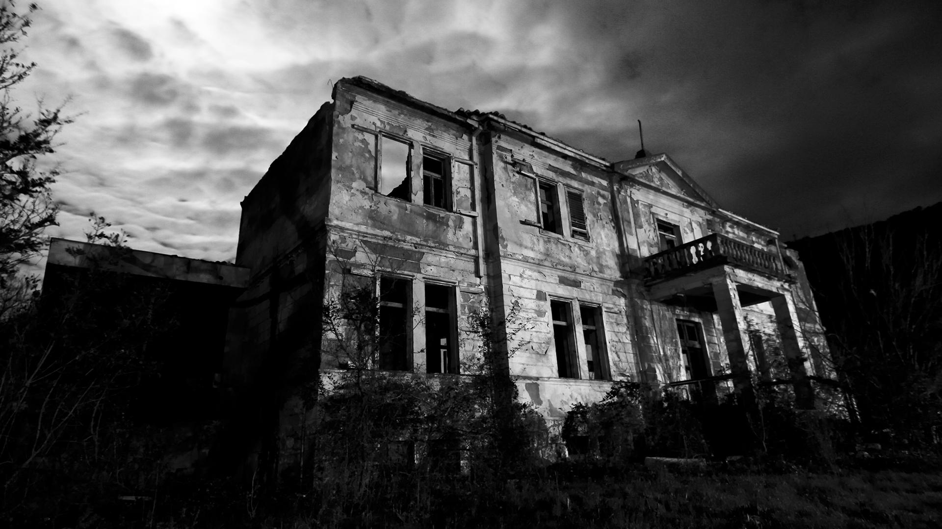 13 of the World's Most Haunted Places | Liberty Travel